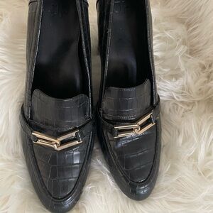 Women’s shoes size 12